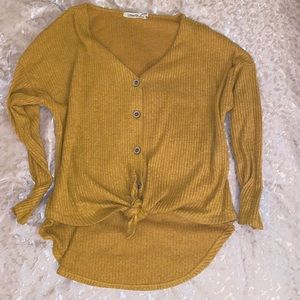 Yellow, soft long sleeve blouse!